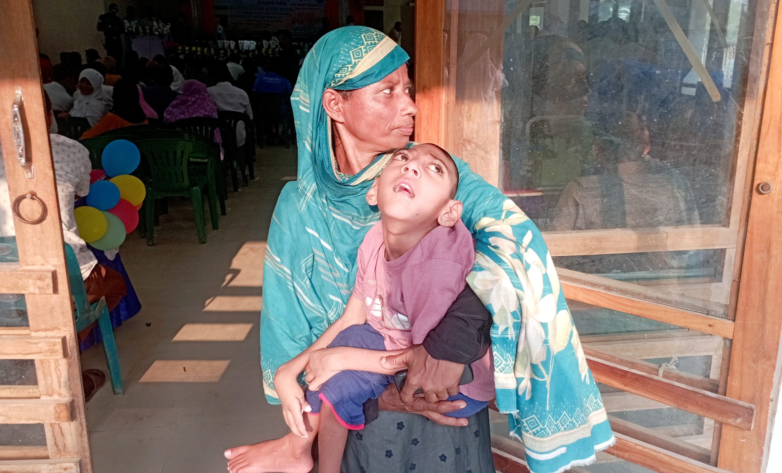 আট বছরে পা, তবু মায়ের কোলেই বন্দী আয়াতের পৃথিবী