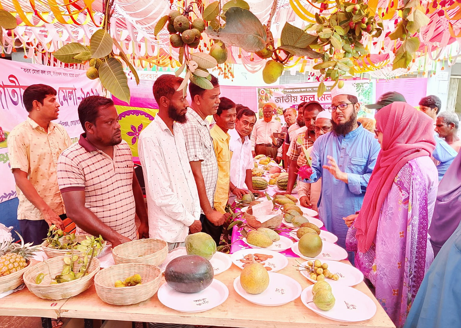 ঘোড়াঘাটে জাতীয় ফল মেলায় দেশীয় ফলের উৎসবে পুষ্টি সচেতনতার বার্তা