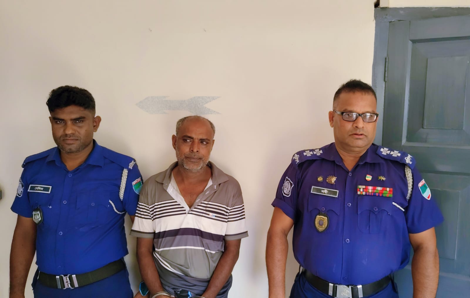 কালীগঞ্জে ১০ পিস ইয়াবাসহ নারী মাদক ব্যবসায়ী রূপালীর স্বামী গ্রেপ্তার