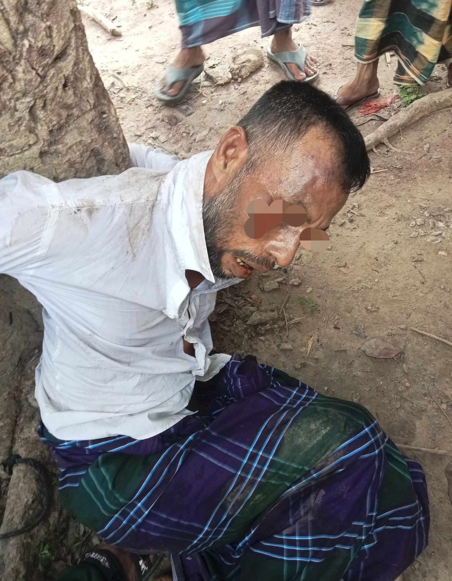 কিশোরীকে ধর্ষণ চেষ্টার অভিযোগে রিক্সা চালককে গণপিটুনি দিয়ে কালীগঞ্জে থানা পুলিশে সোপর্দ