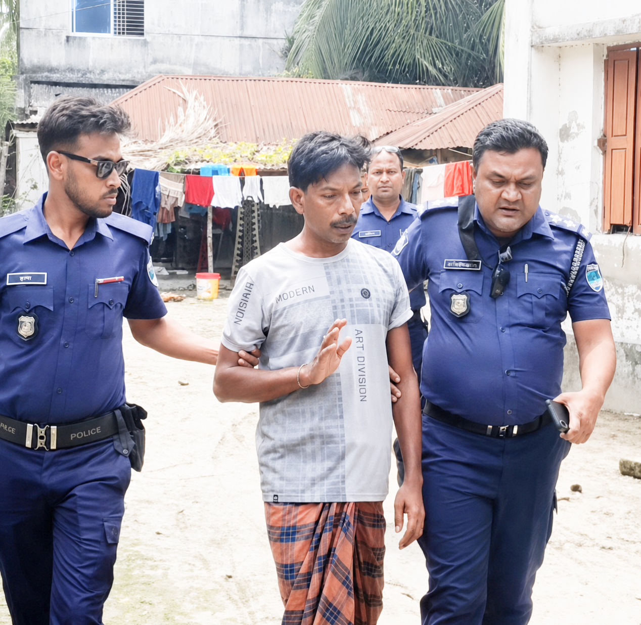 ইসলাম ধর্ম নিয়ে কটূক্তির অভিযোগে এক সনাতন ধর্মাবলম্বী আটক