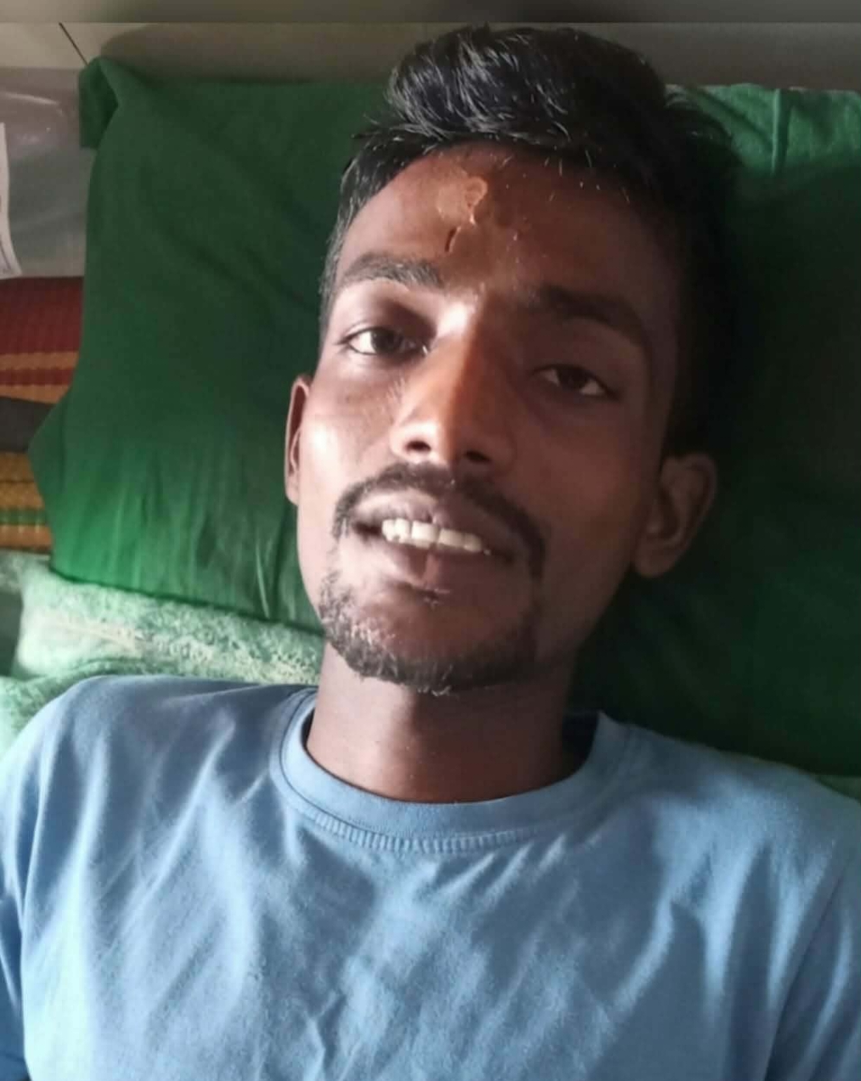 নিজের লিঙ্গ নিজে কর্তন করলেন মাদকাসক্ত  যুবক 