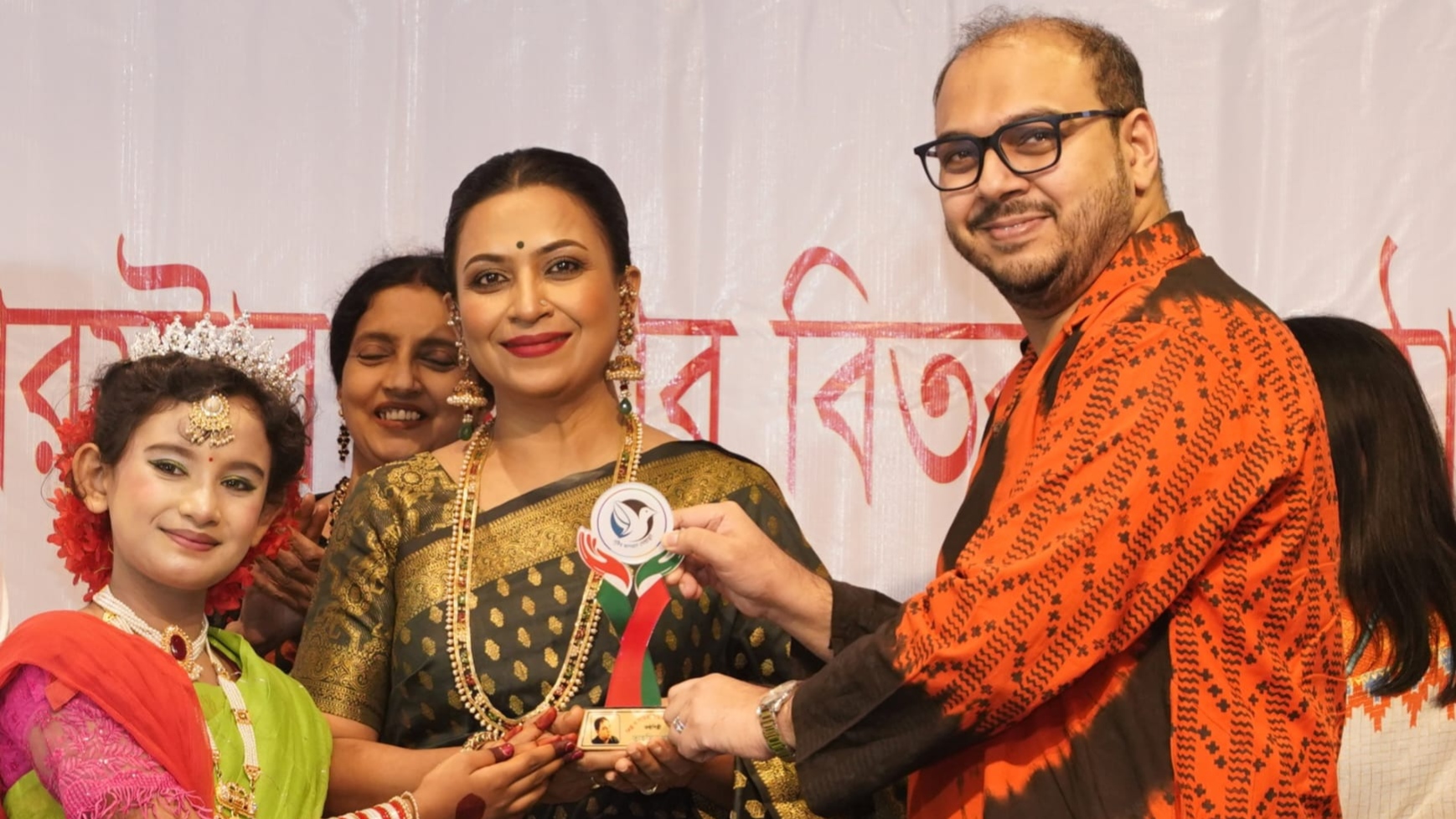 গোল্লাছুট শিল্প ও সাহিত্য সম্মাননা পেলেন তাহসিন খান
