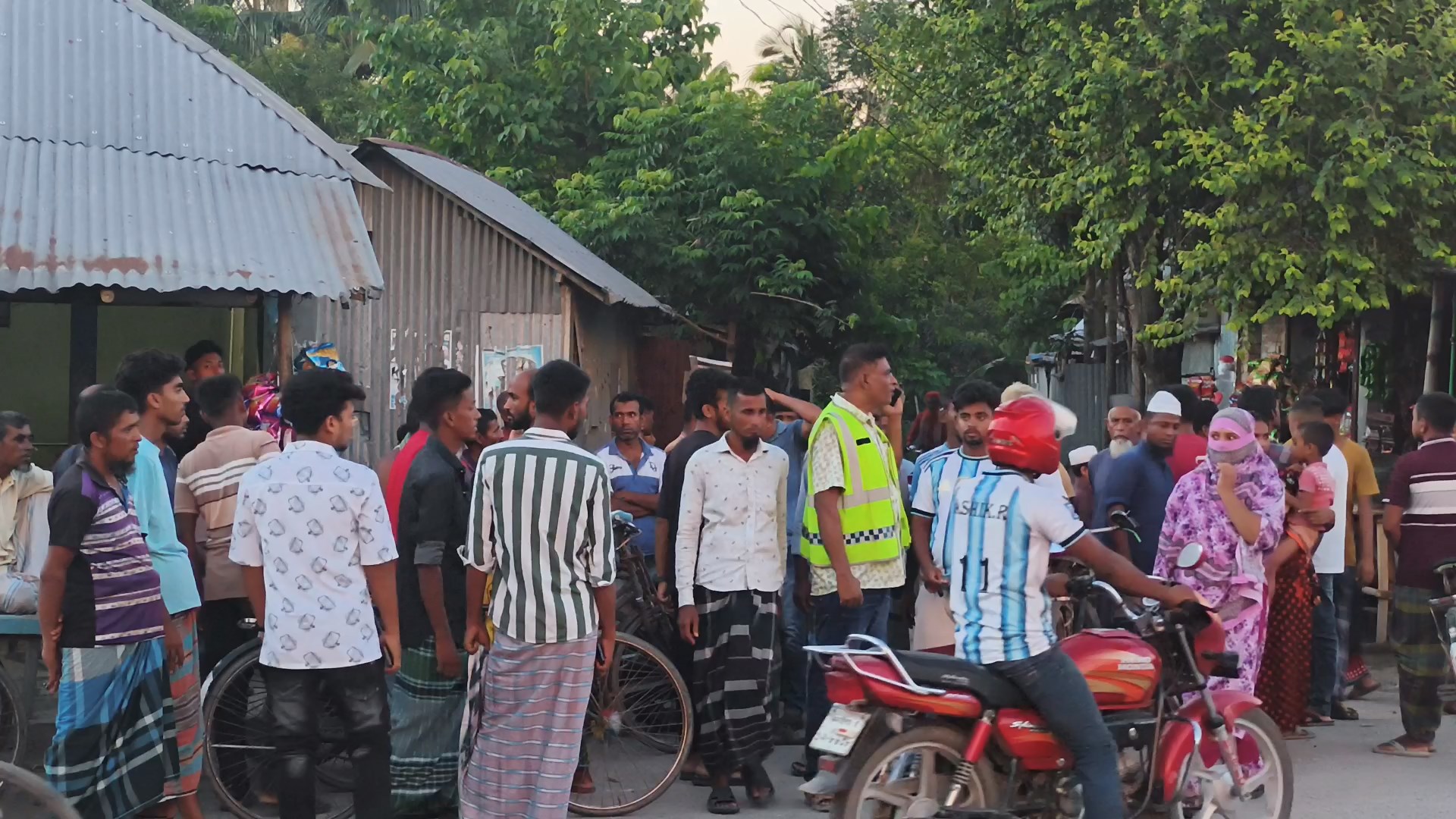 শৈলকুপায় ইজিবাইক ও মোটরসাইকেলের সংঘর্ষে যুবক নিহত